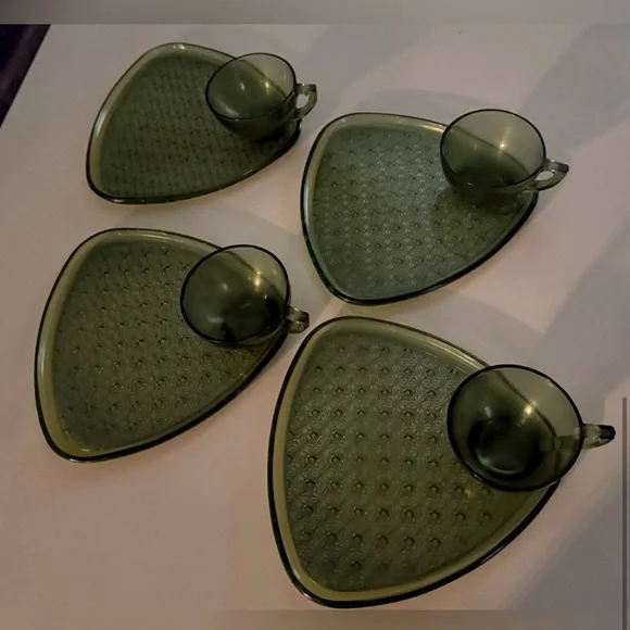 Antique (1960's) Indiana Glass Retro Style Serveware Set - Picture 6 of 8